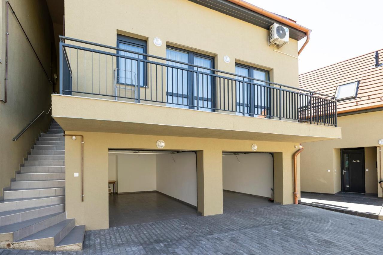 Star Apartman Eger Zewnętrze zdjęcie