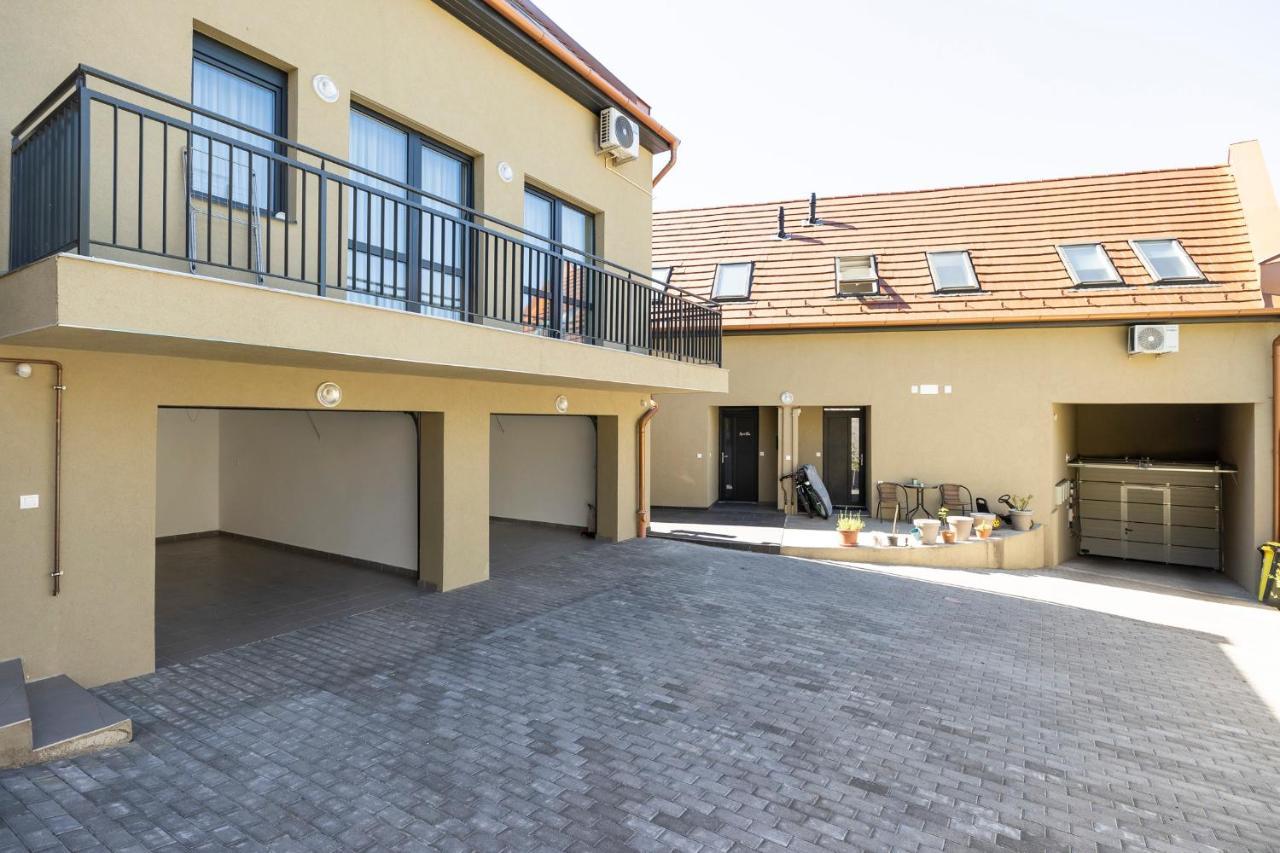 Star Apartman Eger Zewnętrze zdjęcie